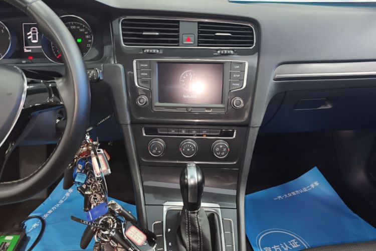 Volkswagen Golf 2017 #13 Volkswagen Golf 2017 car image #13
