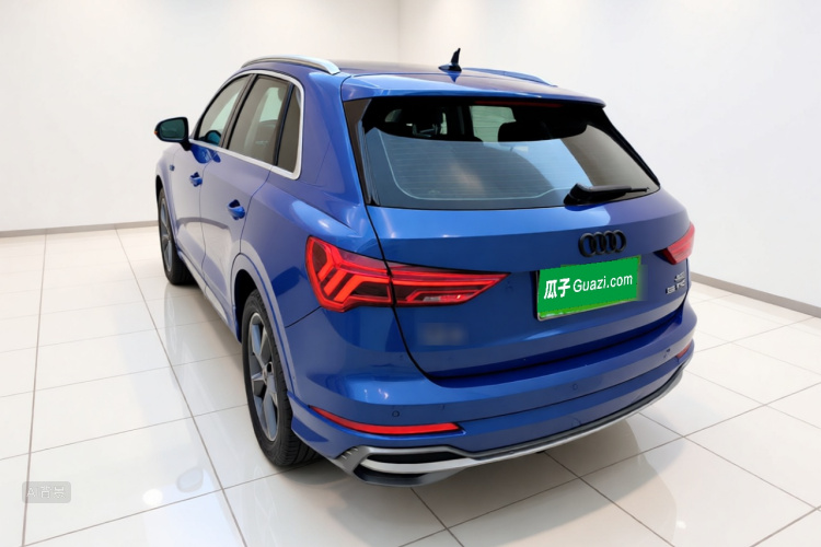 Audi Q3 2021 car image #6
