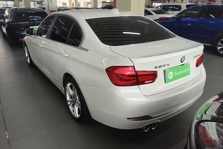 BMW 3 Series 2019 car image #7