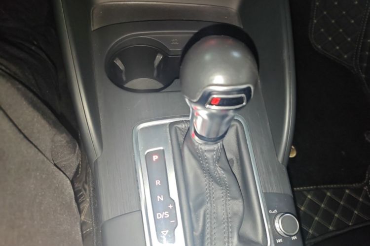Audi A3 2017 immagine di auto #14