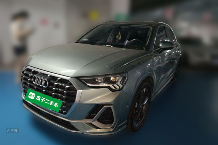 Audi Q3 2022 car image #2