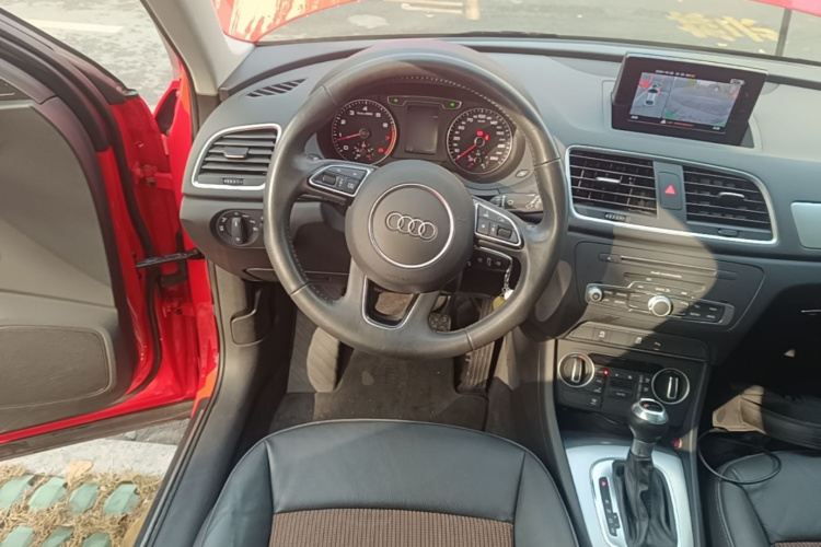 Audi Q3 2018 #15 Audi Q3 2018 изображение автомобиля #15