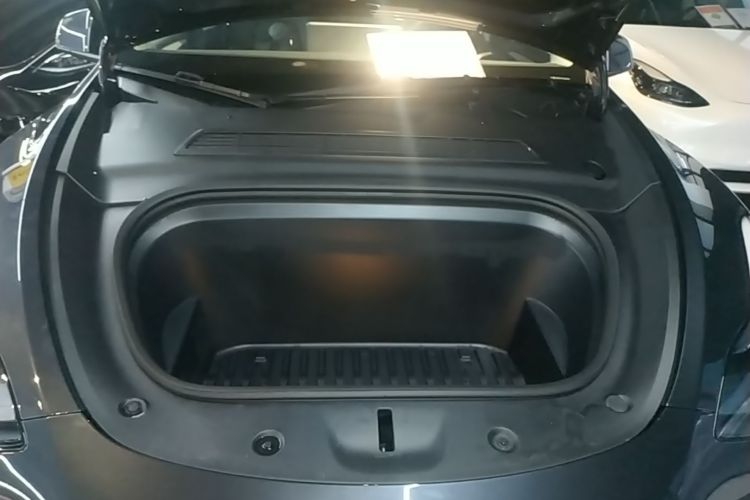 Tesla Model Y 2024 #20 Tesla Model Y 2024 car image #20