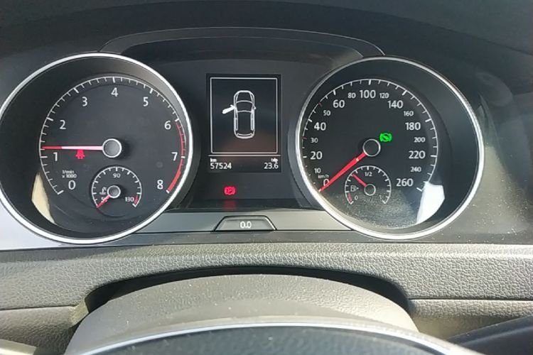 Volkswagen Golf 2019 car image #16