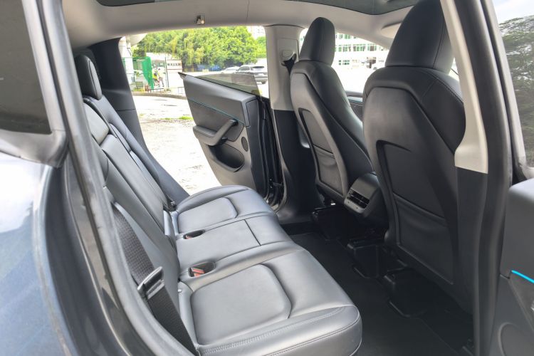 Tesla Model Y 2024 #11 Tesla Model Y 2024 immagine di auto #11