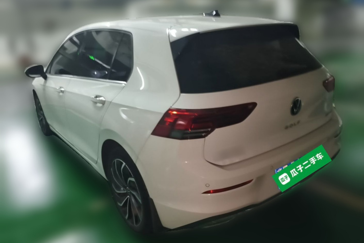 Volkswagen Golf 2022 car image #5