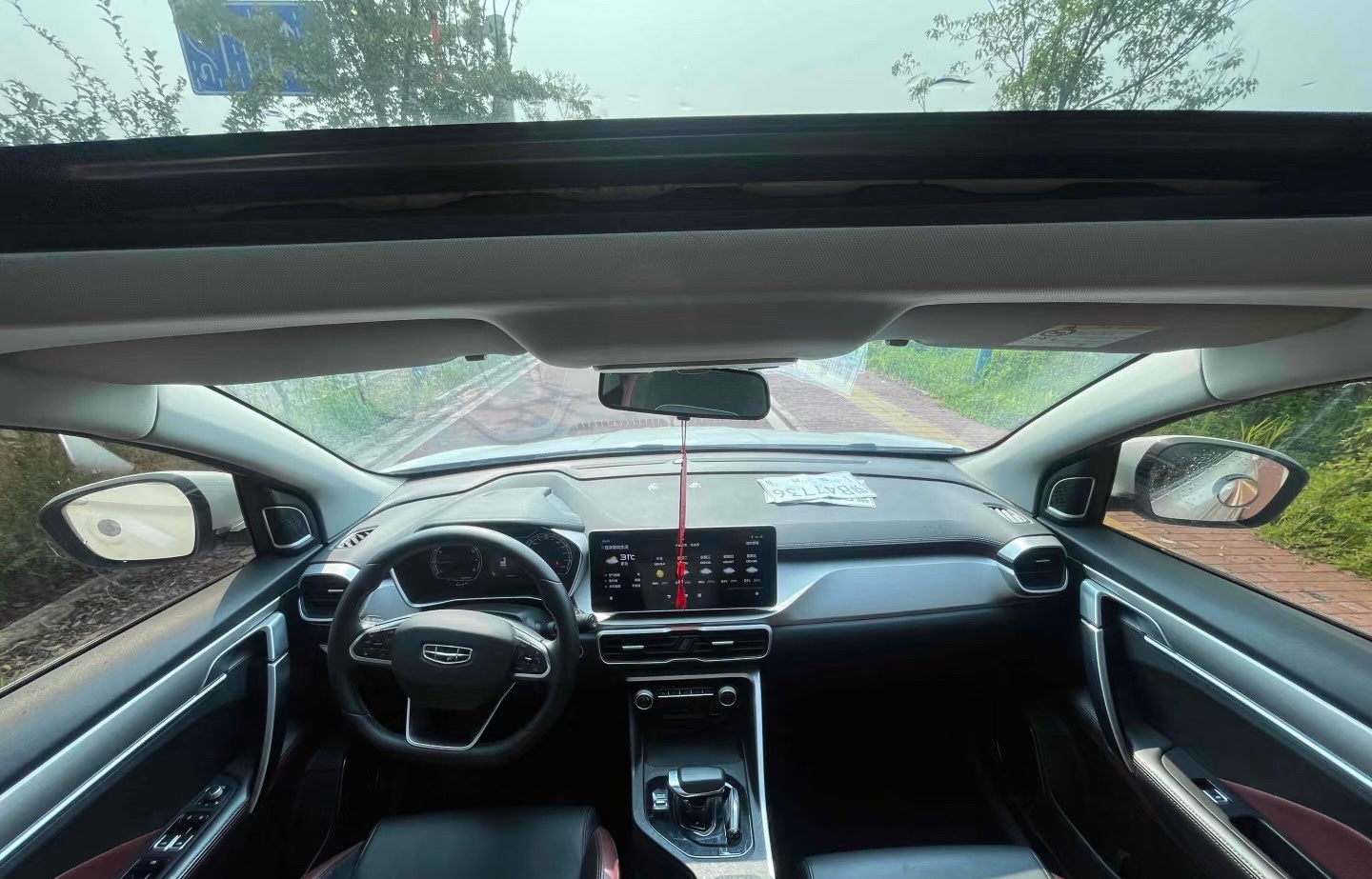 GEELY Coolray 2021 car image #4