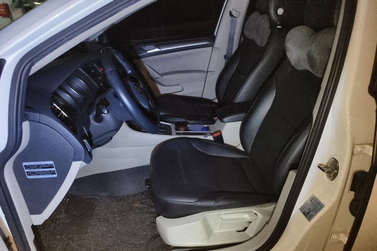 Volkswagen Golf 2016 car image #15