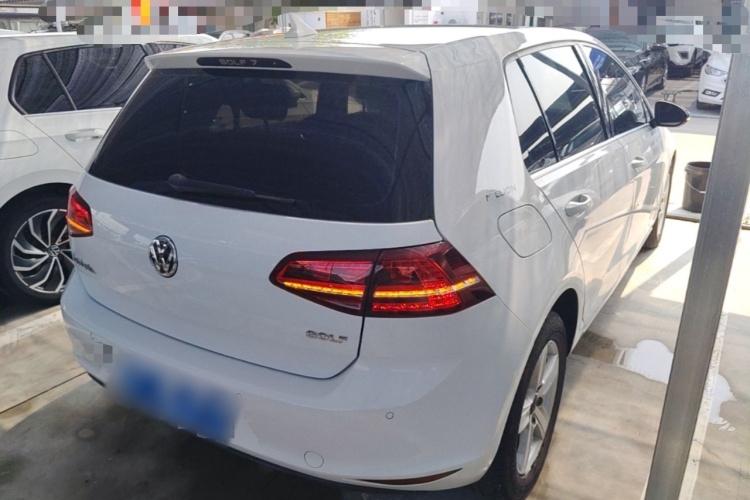 Volkswagen Golf 2017 car image #7