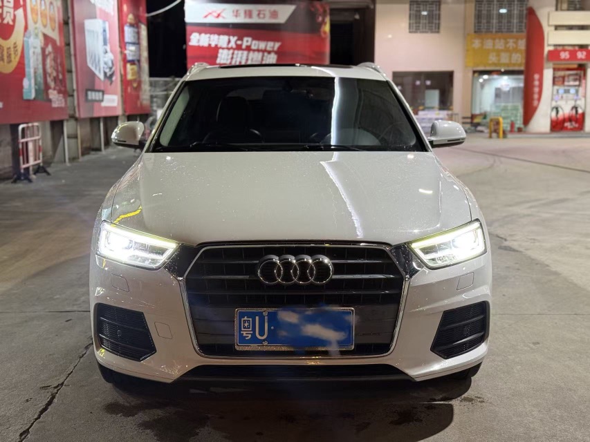 Audi Q3 2019 car image #2