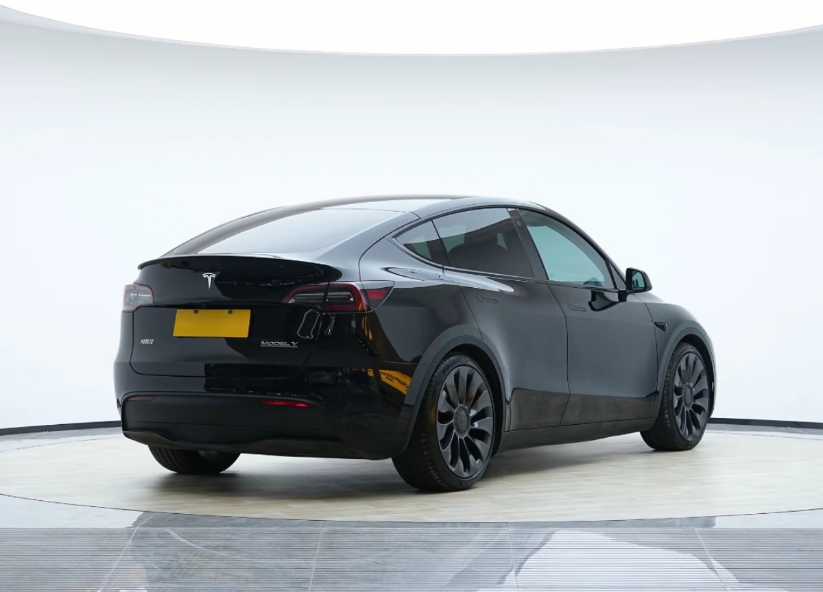 Tesla Model Y 2022 car image #5