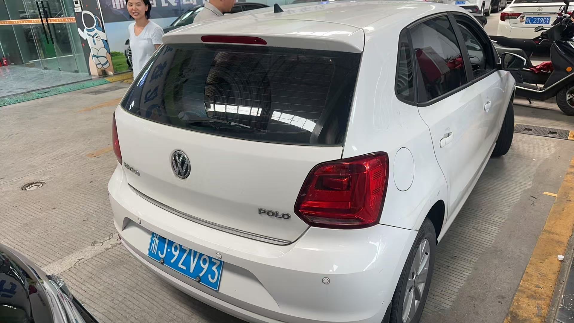 Volkswagen Polo 2016 car image #2