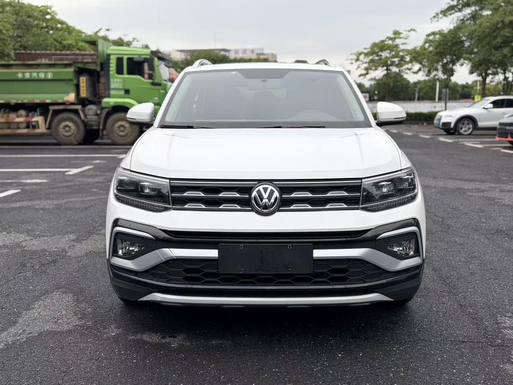 Volkswagen T-Cross 2019 car image #2