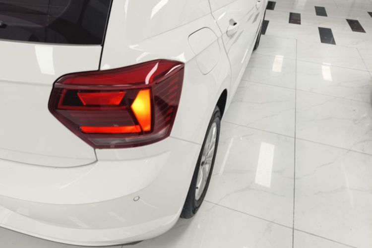Volkswagen Polo 2021 car image #8