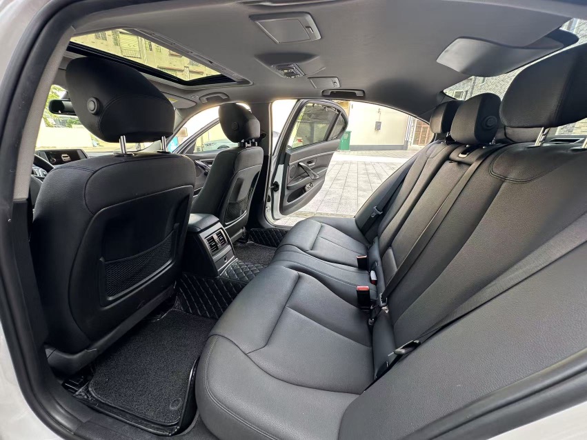 BMW 3 Series 2017 car image #5