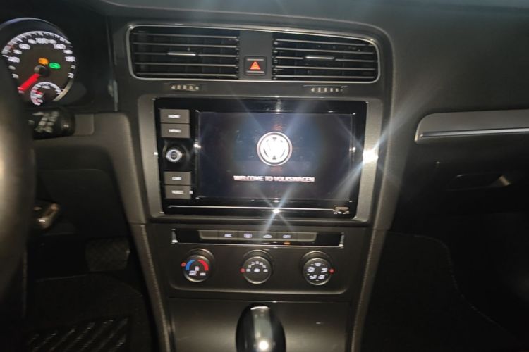 Volkswagen Golf 2019 #13 Volkswagen Golf 2019 car image #13