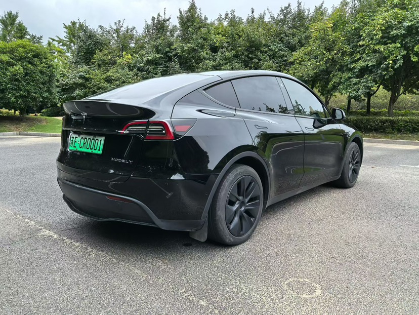 Tesla Model Y 2024 #4 Tesla Model Y 2024 immagine di auto #4