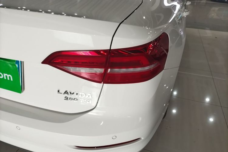 Volkswagen Lavida 2019 car image #8