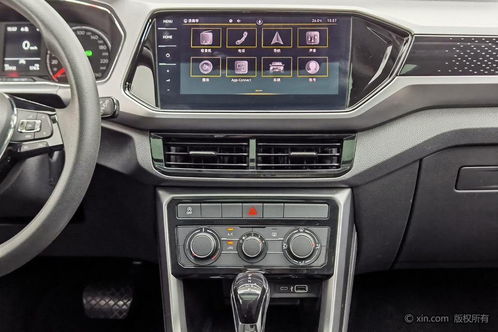Volkswagen T-Cross 2021 #14 Volkswagen T-Cross 2021 car image #14