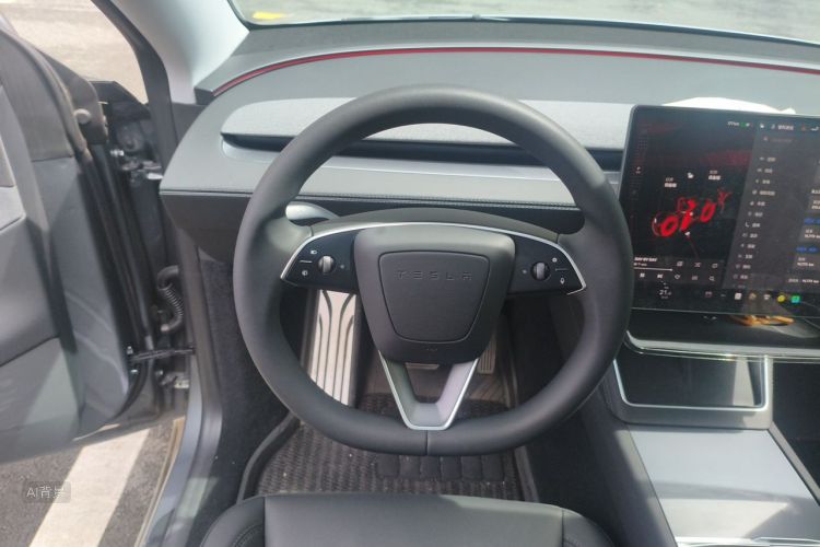 Tesla Model Y 2025 #12 Tesla Model Y 2025 car image #12