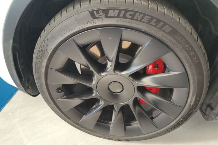 Tesla Model Y 2023 #9 Tesla Model Y 2023 car image #9