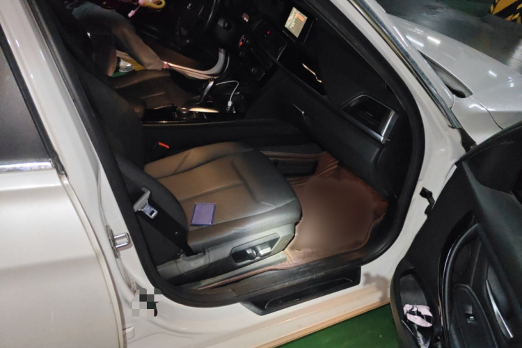 BMW 3 Series 2017 #27 BMW 3 Series 2017 car image #27