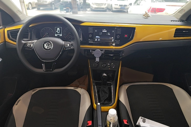 Volkswagen Polo 2019 car image #10