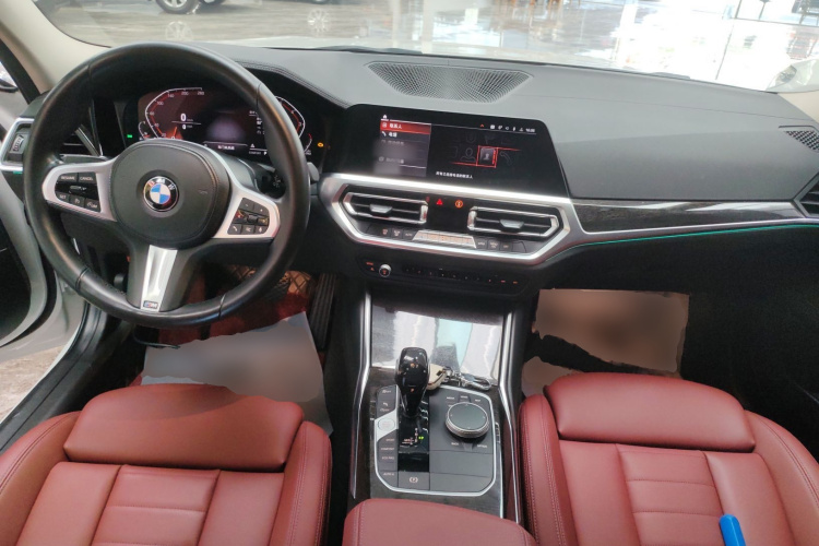 BMW 3 Series 2021 car image #10