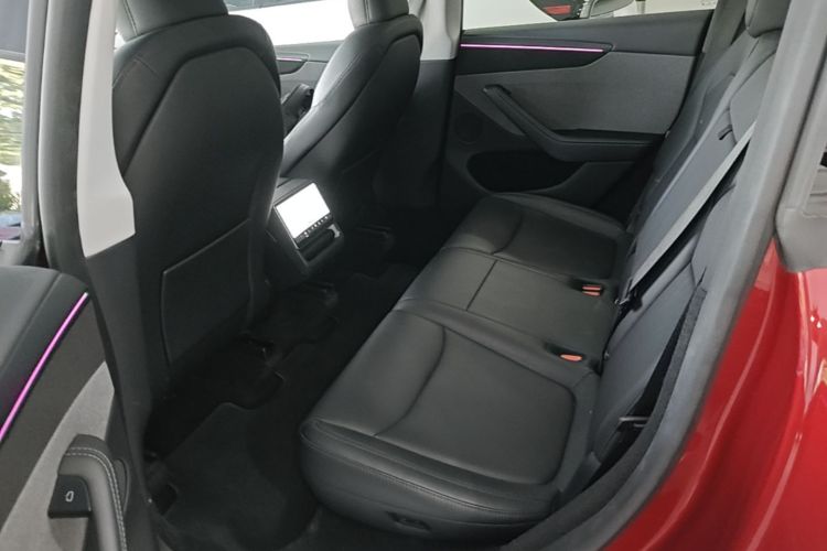 Tesla Model Y 2025 #13 Tesla Model Y 2025 car image #13