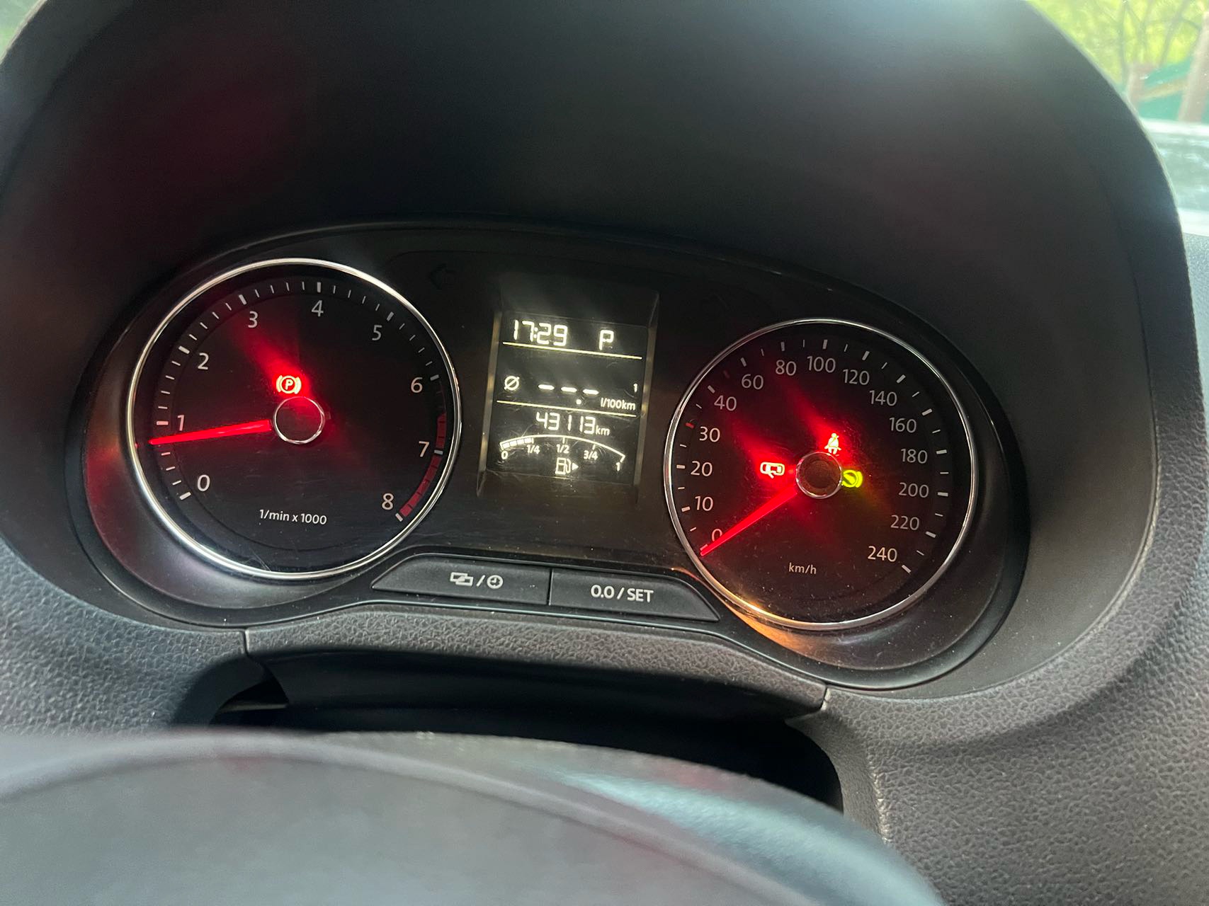 Volkswagen Polo 2015 car image #4