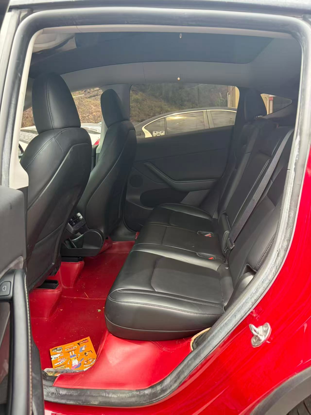 Tesla Model Y 2022 #2 Tesla Model Y 2022 car image #2