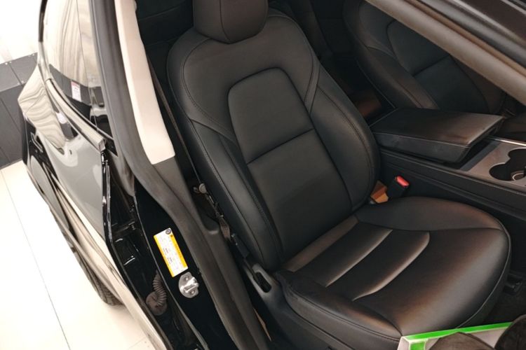 Tesla Model Y 2023 immagine di auto #21
