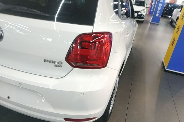 Volkswagen Polo 2019 car image #8