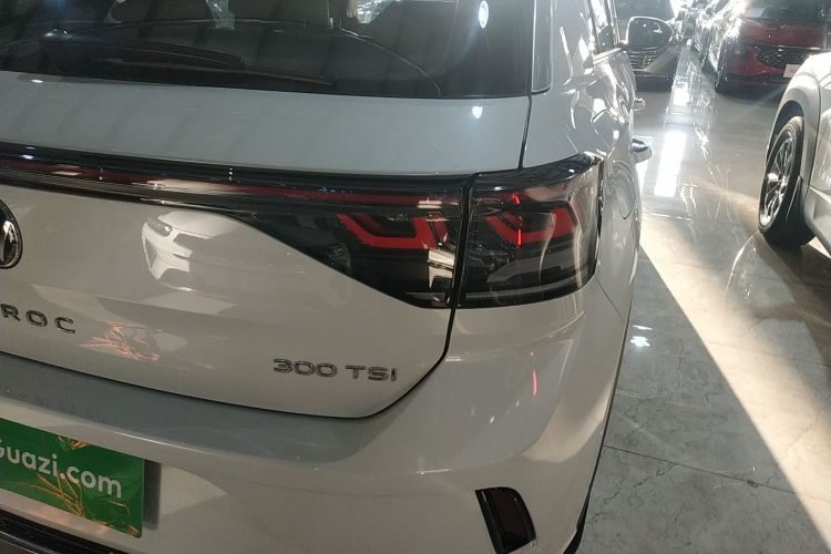 Volkswagen T-Roc 2023 car image #8
