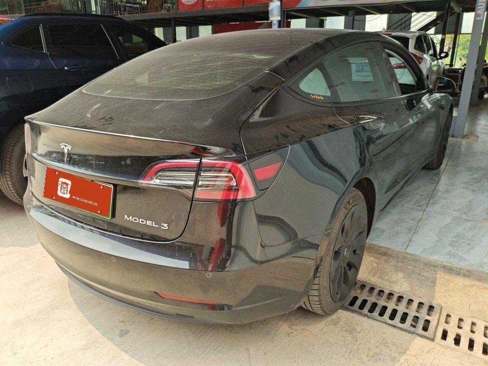 Tesla Model 3 2022 car image #2