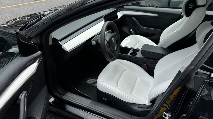 Tesla Model 3 2023 car image #5