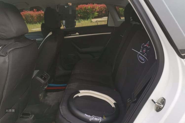 2023 car image #19