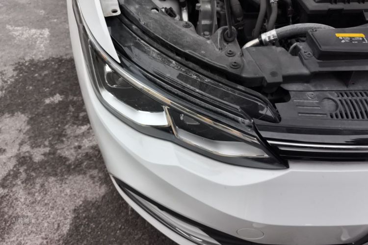 Volkswagen Golf 2023 car image #8