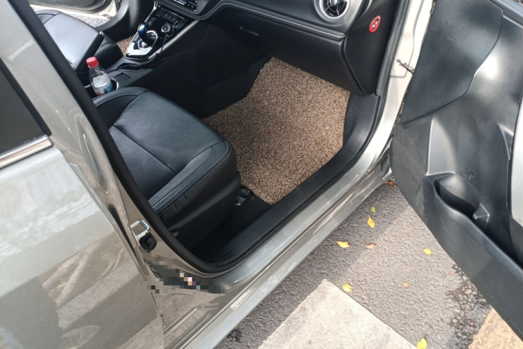Toyota Corolla 2017 #25 Toyota Corolla 2017 car image #25