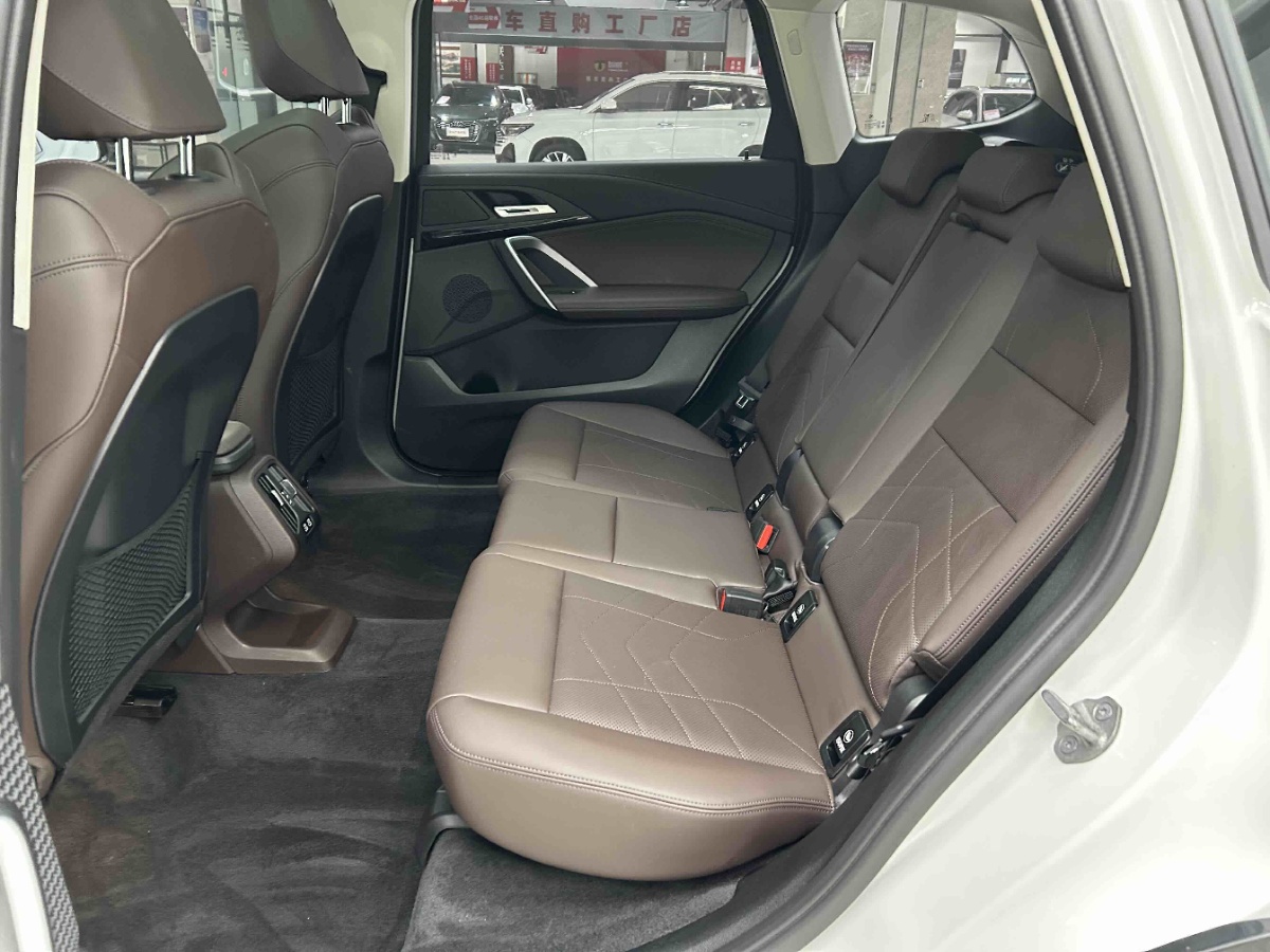 BMW X1 2023 car image #2