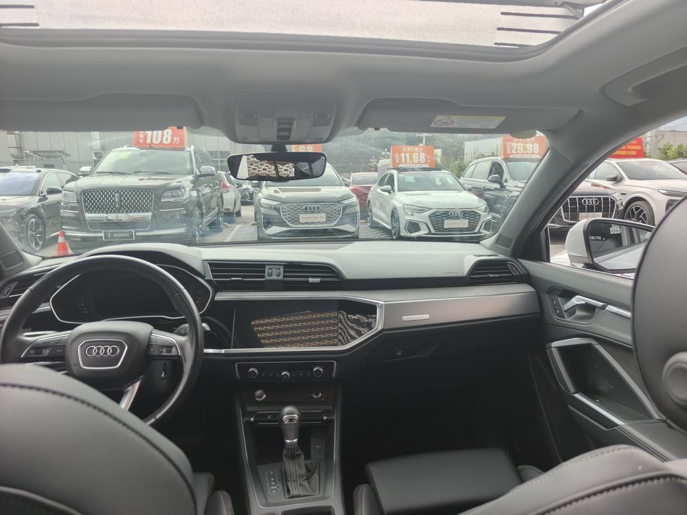 Audi Q3 2023 car image #11