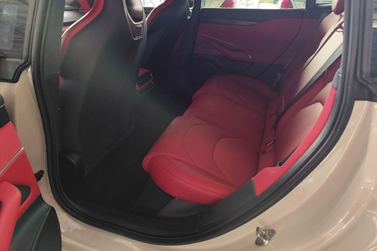 MI SU7 2024 car image #17