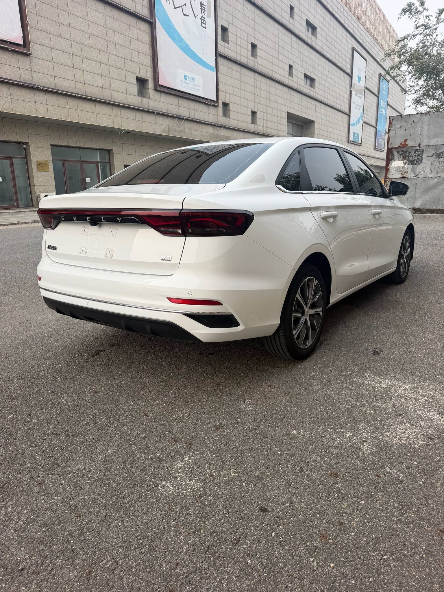 GEELY Emgrand 2023 #5 GEELY Emgrand 2023 car image #5