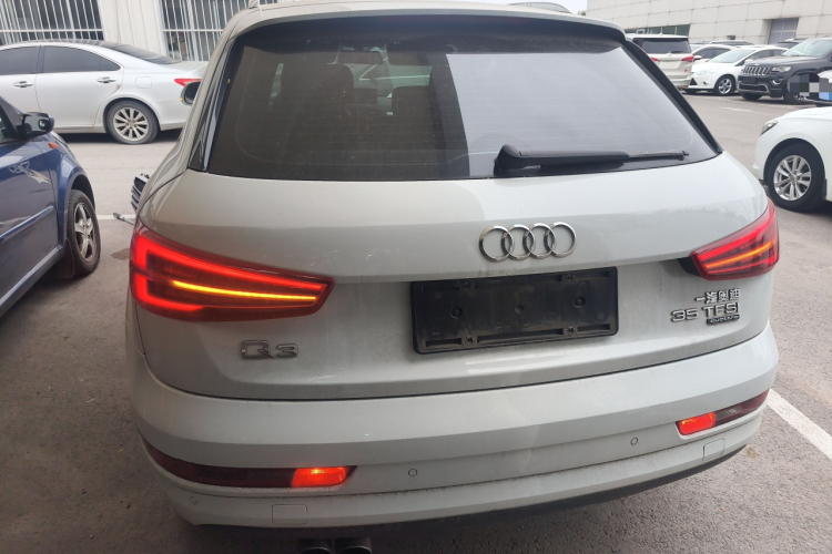 Audi Q3 2017 car image #6
