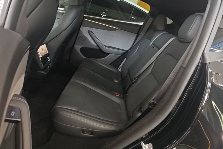 Tesla Model Y 2026 #17 Tesla Model Y 2026 imagen de coche #17