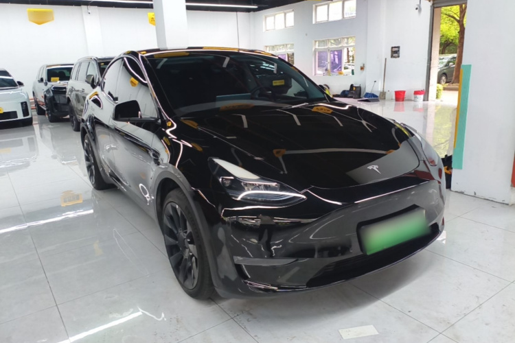 Tesla Model Y 2023 #4 Tesla Model Y 2023 car image #4