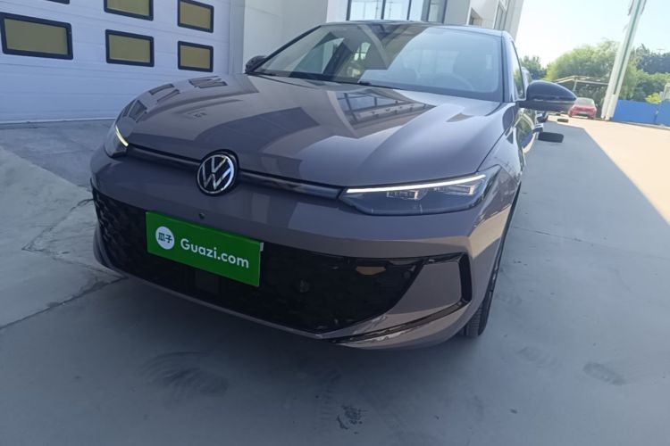 2025 car image #2