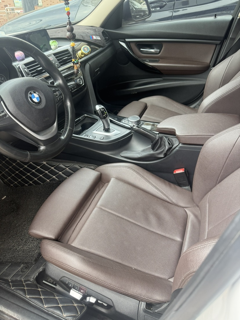 BMW 3 Series 2019 car image #3