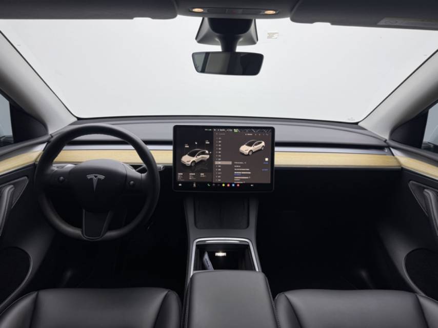 Tesla Model Y 2022 car image #4