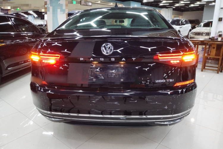 Volkswagen Passat 2024 car image #6